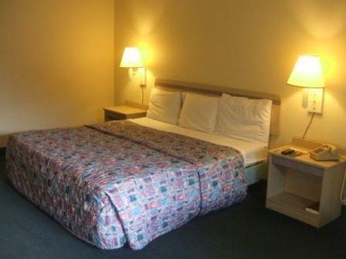 Regency Inn And Conference Center Clinton Room photo