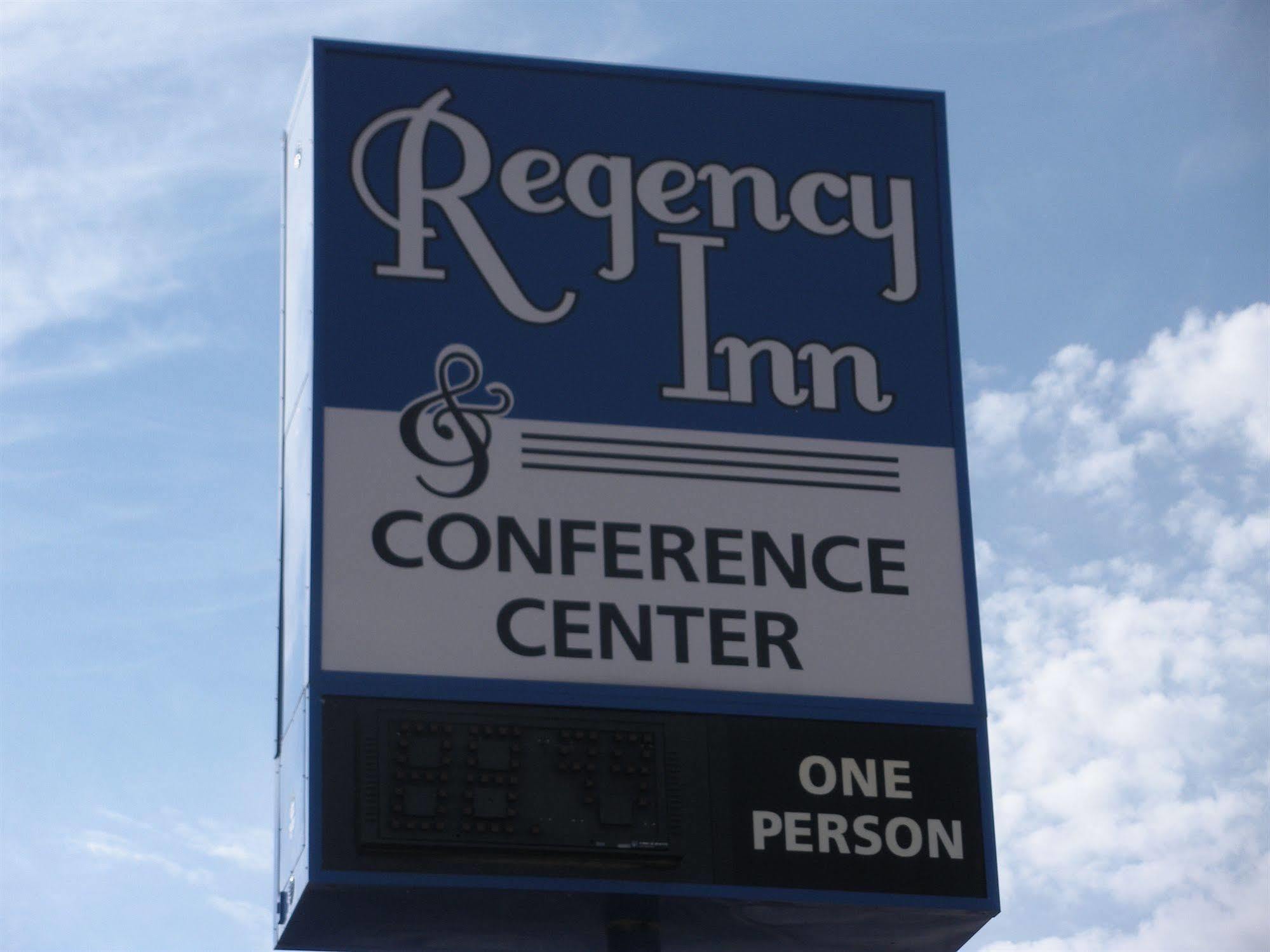 Regency Inn And Conference Center Clinton Exterior photo